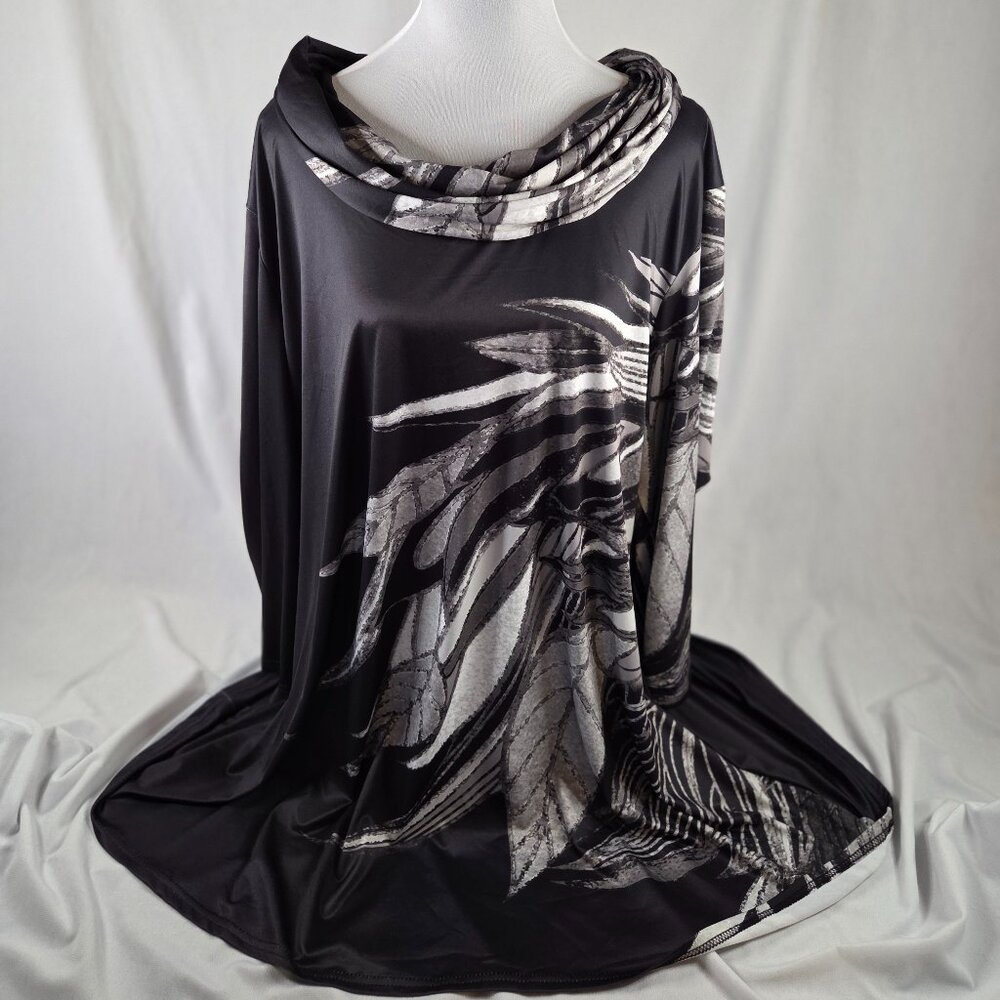 Lily by Firmiana Black Long Top - Picture 2 of 6
